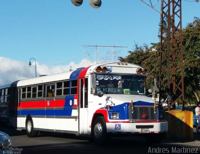 Autotransportes San Antonio 106 na cidade de , por Andrés Martínez Rodríguez. ID da foto: 5647121.