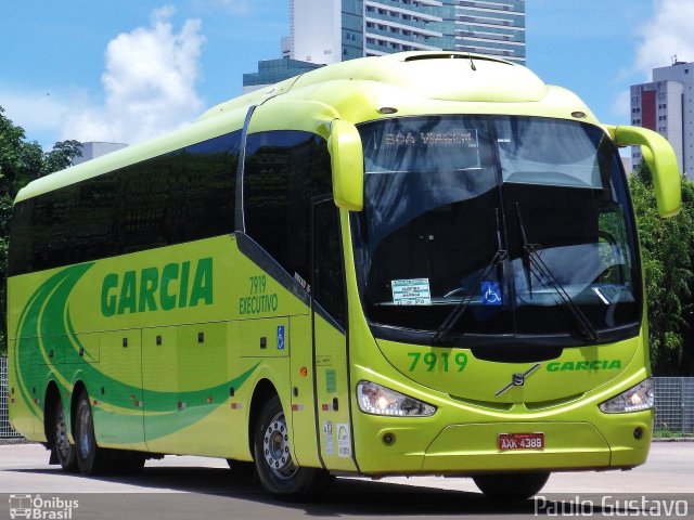 Viação Garcia 7919 na cidade de Curitiba, Paraná, Brasil, por Paulo Gustavo. ID da foto: 5649718.