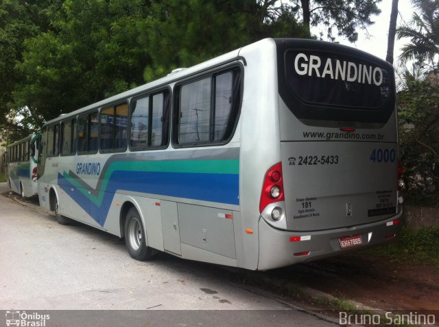 Grandino Transportes 4000 na cidade de Taboão da Serra, São Paulo, Brasil, por Bruno Santino. Número da foto: #5650084.