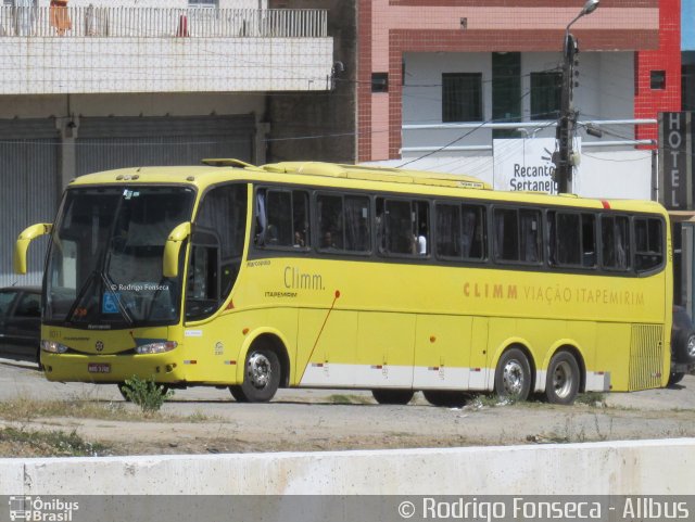 Viação Itapemirim 8011 na cidade de Caruaru, Pernambuco, Brasil, por Rodrigo Fonseca. ID da foto: 5658190.