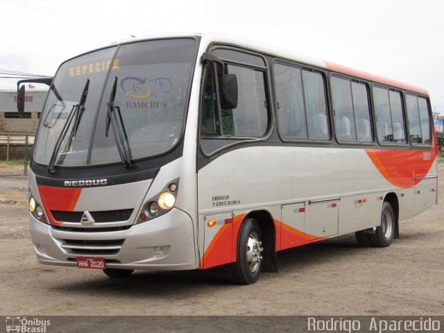 Ônibus Particulares 2801 na cidade de Conselheiro Lafaiete, Minas Gerais, Brasil, por Rodrigo  Aparecido. ID da foto: 5658582.