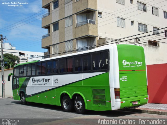 Lopes Tur 1033 na cidade de Guarapari, Espírito Santo, Brasil, por Antonio Carlos Fernandes. Número da foto: #5657597.