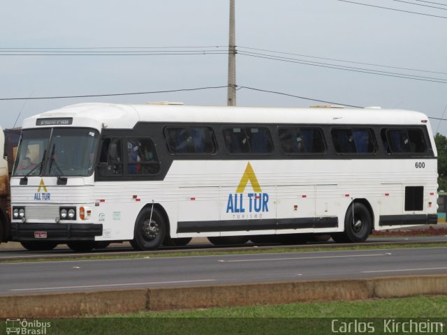 All Tur 600 na cidade de Foz do Iguaçu, Paraná, Brasil, por Carlos Kircheim. Número da foto: #5661752.