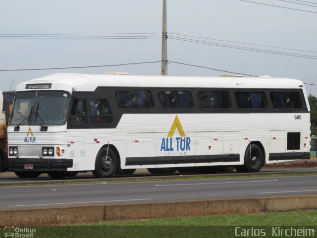 All Tur 600 na cidade de Foz do Iguaçu, Paraná, Brasil, por Carlos Kircheim. ID da foto: 5661752.