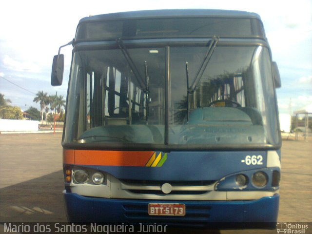 Ônibus Particulares OV-662 na cidade de Irecê, Bahia, Brasil, por Mario dos Santos Nogueira Junior. Número da foto: #5660802.