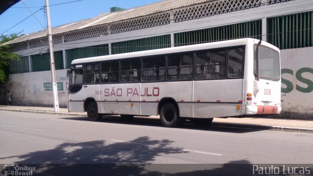 São Paulo 309 na cidade de Maceió, Alagoas, Brasil, por Paulo Lucas. Número da foto: #5662806.
