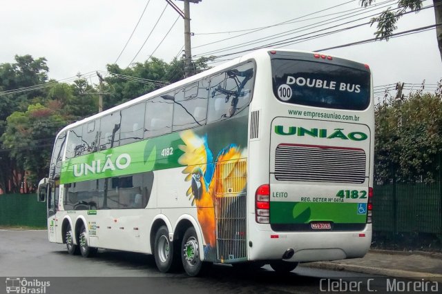 Empresa União de Transportes 4182 na cidade de São Paulo, São Paulo, Brasil, por Cleber C.  Moreira. ID da foto: 5663862.