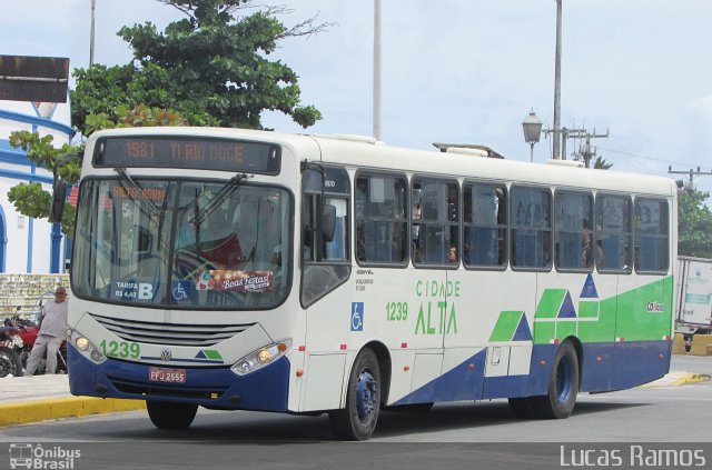 Cidade Alta Transportes 1.239 na cidade de Olinda, Pernambuco, Brasil, por Lucas Ramos. Número da foto: #5667349.