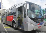 BBTT - Benfica Barueri Transporte e Turismo 5877 na cidade de São Paulo, São Paulo, Brasil, por Carlos Júnior. ID da foto: :id.