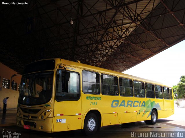 Viação Garcia 7569 na cidade de Maringá, Paraná, Brasil, por Bruno Nascimento. Número da foto: #5678135.