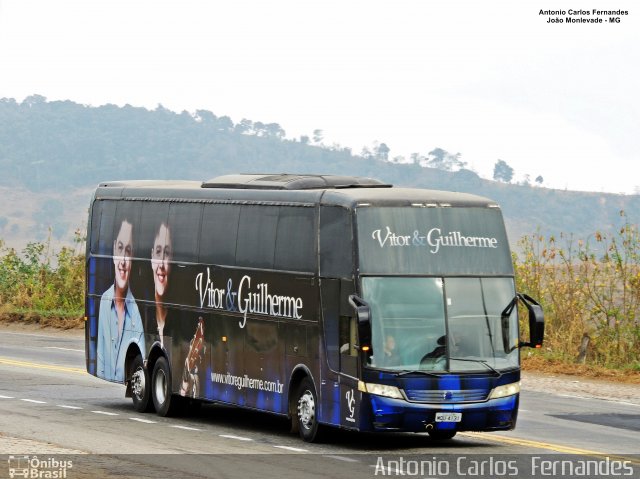Vitor e Guilherme 4131 na cidade de João Monlevade, Minas Gerais, Brasil, por Antonio Carlos Fernandes. Número da foto: #5678746.