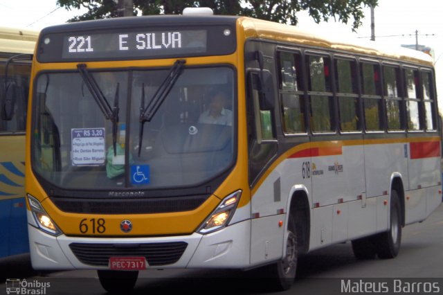 Empresa Metropolitana 618 na cidade de Recife, Pernambuco, Brasil, por Mateus Barros. Número da foto: #5681336.