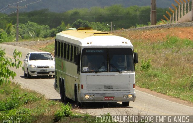 Ônibus Particulares 9845 na cidade de São José do Belmonte, Pernambuco, Brasil, por Francisco Mauricio Freire. Número da foto: #5685349.