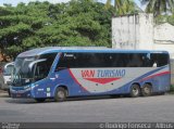 Van Turismo 20010 na cidade de Maceió, Alagoas, Brasil, por Rodrigo Fonseca. Número da foto: #5684645.