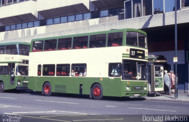 Nottingham City Transport 377 na cidade de Nottingham, Nottinghamshire, Inglaterra, por Donald Hudson. Número da foto: #5686938.