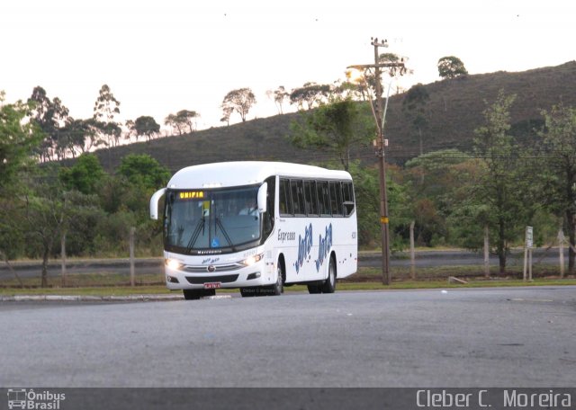 Expresso Jota Jota 4200 na cidade de Poços de Caldas, Minas Gerais, Brasil, por Cleber C.  Moreira. ID da foto: 5690772.