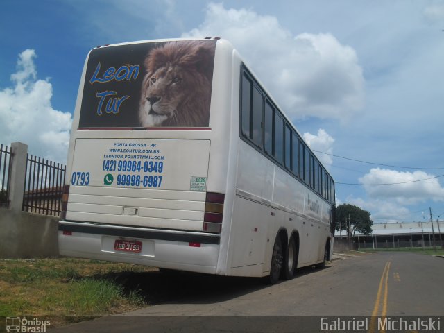 Leon Tur 0793 na cidade de Ponta Grossa, Paraná, Brasil, por Gabriel Michalski. Número da foto: #5698179.
