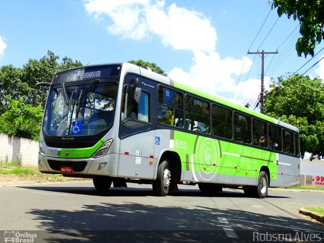 Viação Garcia 8253 na cidade de Paranavaí, Paraná, Brasil, por Robson Alves. ID da foto: 5628157.