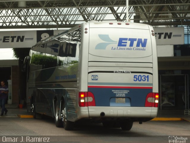 ETN - Enlaces Terrestres Nacionales 5031 na cidade de Morelia, Michoacán, México, por Omar Ramírez Thor2102. ID da foto: 5628074.