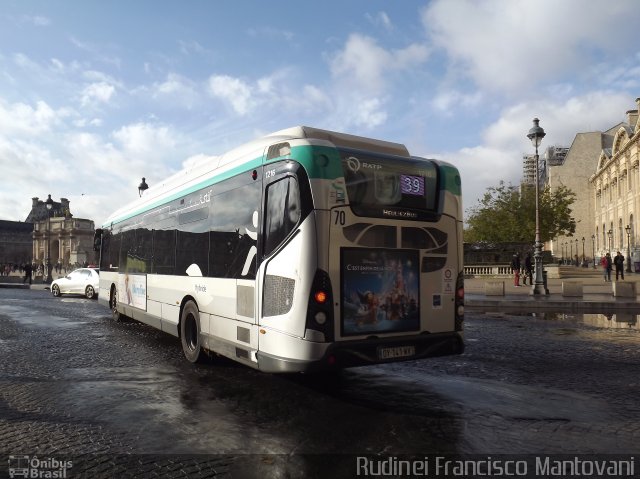 RATP - Régie Autonome des Transports Parisiens 1216 na cidade de , por Rudinei Francisco Mantovani. ID da foto: 5702237.