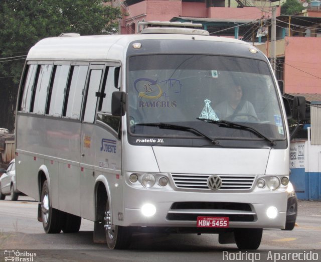 Sudeste Transporte e Turismo 5455 na cidade de Conselheiro Lafaiete, Minas Gerais, Brasil, por Rodrigo  Aparecido. ID da foto: 5634406.