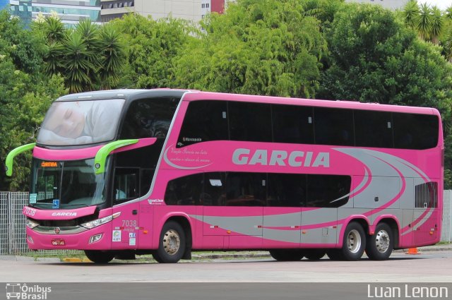 Viação Garcia 7038 na cidade de Curitiba, Paraná, Brasil, por Luan Lenon. Número da foto: #5635143.