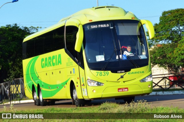 Viação Garcia 7839 na cidade de Maringá, Paraná, Brasil, por Robson Alves. ID da foto: 6216231.