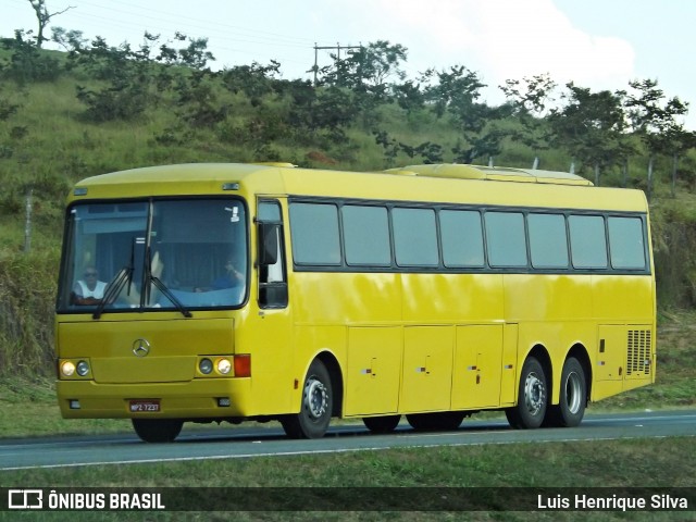 Ônibus Particulares 7237 na cidade de Três Corações, Minas Gerais, Brasil, por Luis Henrique Silva. Número da foto: #6218829.