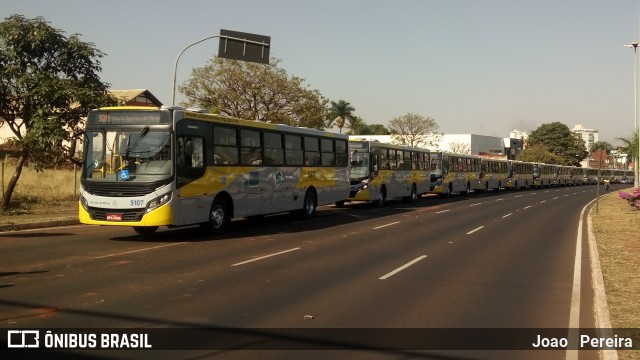 Viação Sorriso de Minas 5107 na cidade de Brasil, por Joao   Pereira. Número da foto: #6219820.