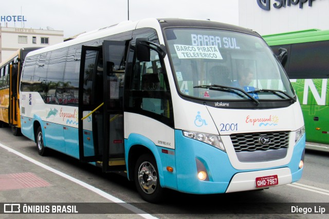 Expressul - Londpart S.A Transportes Urbanos 2001 na cidade de Balneário Camboriú, Santa Catarina, Brasil, por Diego Lip. ID da foto: 6221953.