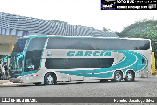 Viação Garcia 7986 na cidade de Rolândia, Paraná, Brasil, por Romílio Busólogo Silva . ID da foto: 6222569.