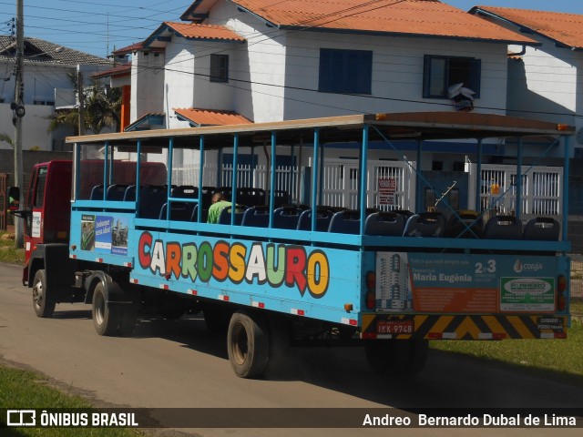 Carrossauro Passeios Turísticos 09 na cidade de Tramandaí, Rio Grande do Sul, Brasil, por Andreo Bernardo. Número da foto: #6221814.