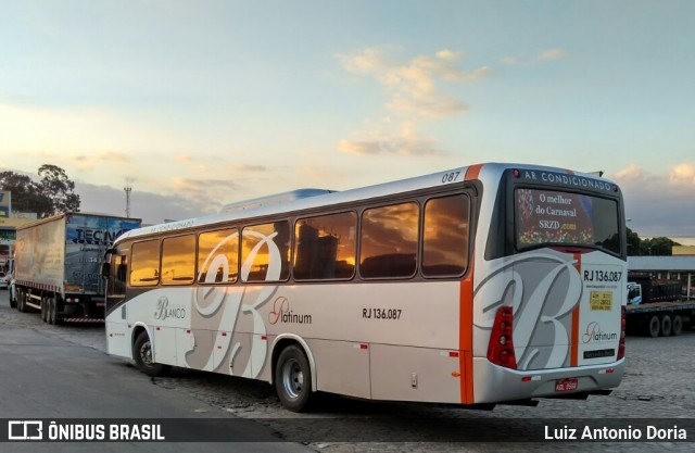 Transportes Blanco RJ 136.087 na cidade de Nova Iguaçu, Rio de Janeiro, Brasil, por Luiz Antonio Doria. Número da foto: #6228993.
