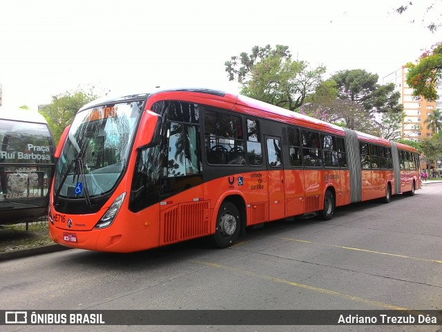 Auto Viação Redentor HE716 na cidade de Curitiba, Paraná, Brasil, por Adriano Trezub Déa. Número da foto: #6228612.