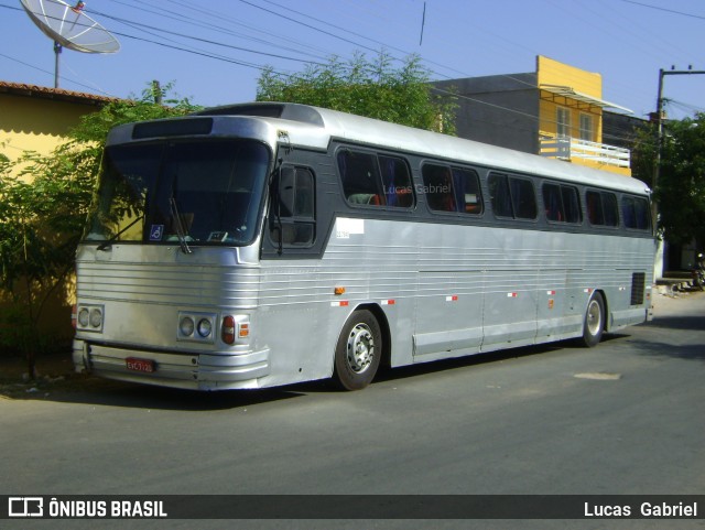 Ônibus Particulares 7120 na cidade de Canindé, Ceará, Brasil, por Lucas Gabriel. Número da foto: #6232442.