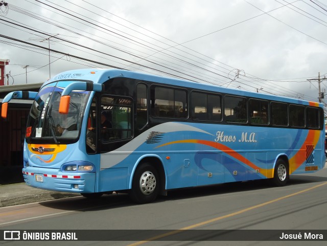 Autotransportes Santa Cecilia  na cidade de Brasil, por Josué Mora. Número da foto: #6245722.