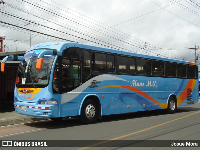 Autotransportes Santa Cecilia  na cidade de Brasil, por Josué Mora. ID da foto: 6245722.