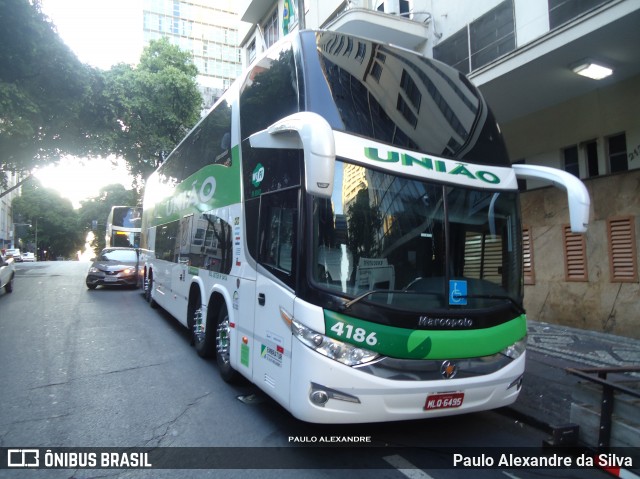 Empresa União de Transportes 4186 na cidade de Belo Horizonte, Minas Gerais, Brasil, por Paulo Alexandre da Silva. Número da foto: #6245499.