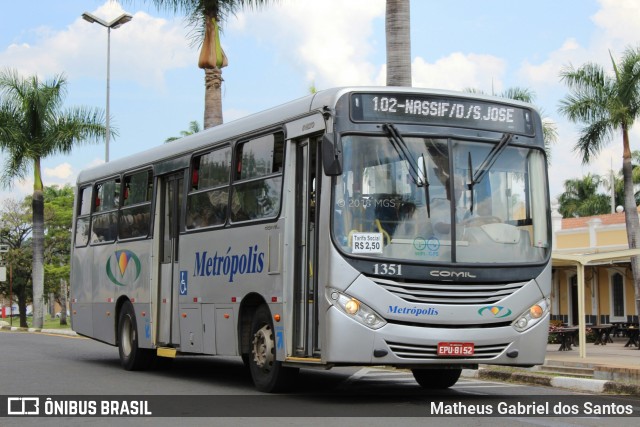 Expresso Metrópolis Transportes e Viagens 1351 na cidade de Jaguariúna, São Paulo, Brasil, por Matheus Gabriel dos Santos. ID da foto: 6246808.