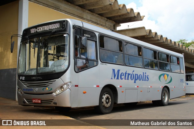 Expresso Metrópolis Transportes e Viagens 1352 na cidade de Jaguariúna, São Paulo, Brasil, por Matheus Gabriel dos Santos. ID da foto: 6246828.