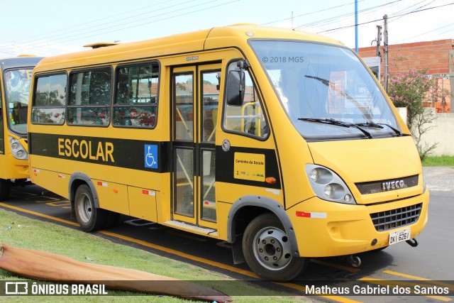 Escolares 00 na cidade de Jaguariúna, São Paulo, Brasil, por Matheus Gabriel dos Santos. Número da foto: #6246890.