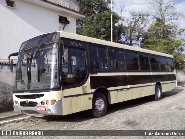 Ônibus Particulares  na cidade de Casimiro de Abreu, Rio de Janeiro, Brasil, por Luiz Antonio Doria. Número da foto: #6198996.