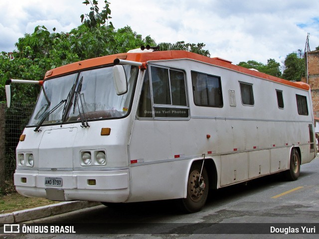 Motorhomes 9797 na cidade de Ibirité, Minas Gerais, Brasil, por Douglas Yuri. Número da foto: #6254449.