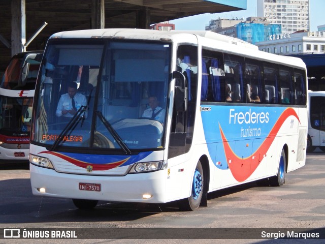 Expresso Frederes > Frederes Turismo 111 na cidade de Porto Alegre, Rio Grande do Sul, Brasil, por Sergio Marques . Número da foto: #6200372.