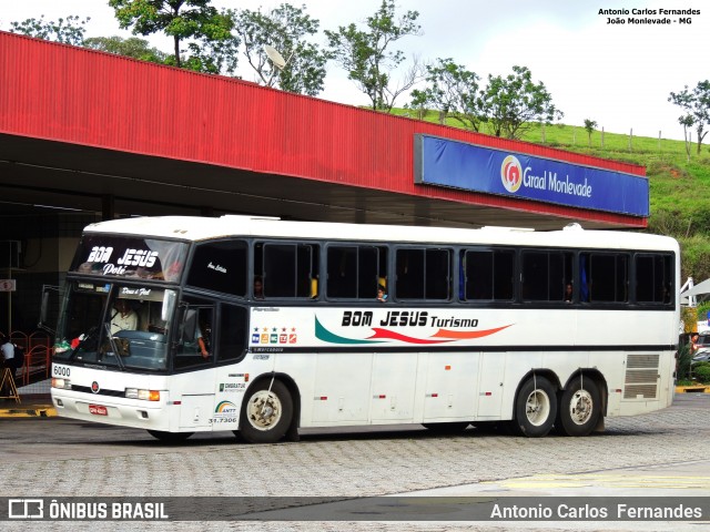 Bom Jesus Turismo 6000 na cidade de João Monlevade, Minas Gerais, Brasil, por Antonio Carlos Fernandes. Número da foto: #6202990.