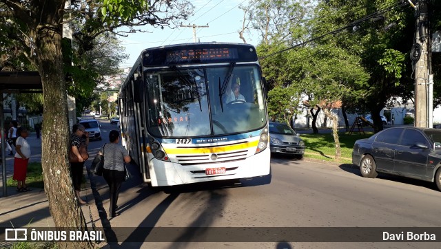 Trevo Transportes Coletivos 2427 na cidade de Porto Alegre, Rio Grande do Sul, Brasil, por Davi Borba. ID da foto: 6209804.