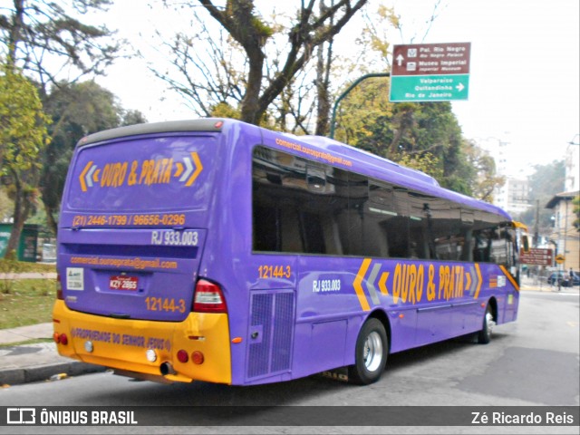 Ouro e Prata Turismo RJ 933.003 na cidade de Petrópolis, Rio de Janeiro, Brasil, por Zé Ricardo Reis. Número da foto: #6274897.