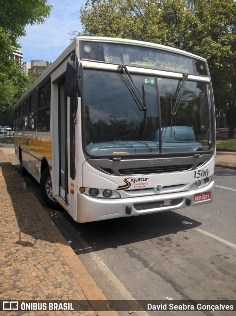 Siguitur Transporte Escolar 1500 na cidade de Belo Horizonte, Minas Gerais, Brasil, por David Seabra Gonçalves. ID da foto: 6281811.