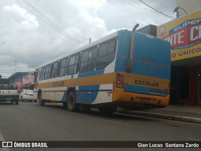 Escolares JGW9765 na cidade de Ji-Paraná, Rondônia, Brasil, por Gian Lucas  Santana Zardo. Número da foto: #6282410.