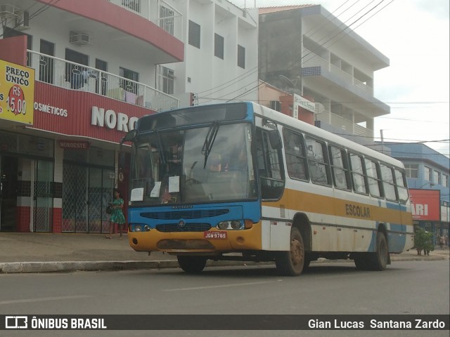 Escolares JGW9765 na cidade de Ji-Paraná, Rondônia, Brasil, por Gian Lucas  Santana Zardo. Número da foto: #6282412.